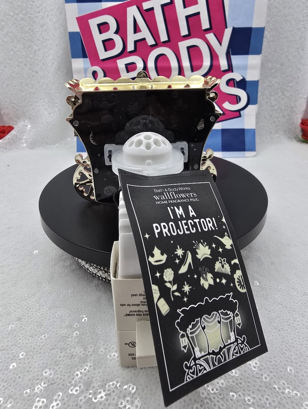 Disney Princess x Bath & Body Works Princess Carriage Projector Nightlight - Picture 4 of 15